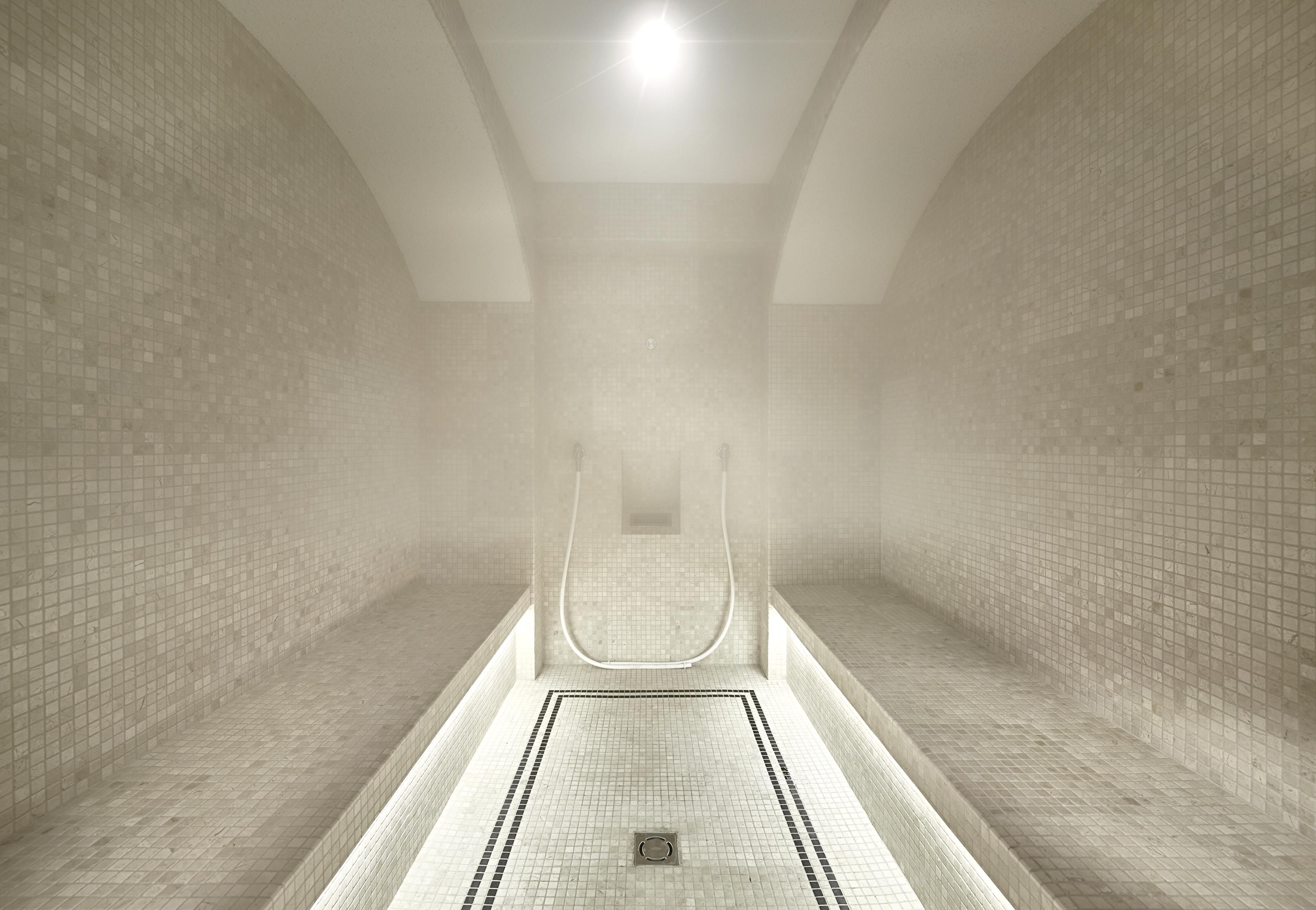 Hotel Sacher Salzburg Eksteriør bilde A modern steam bath
