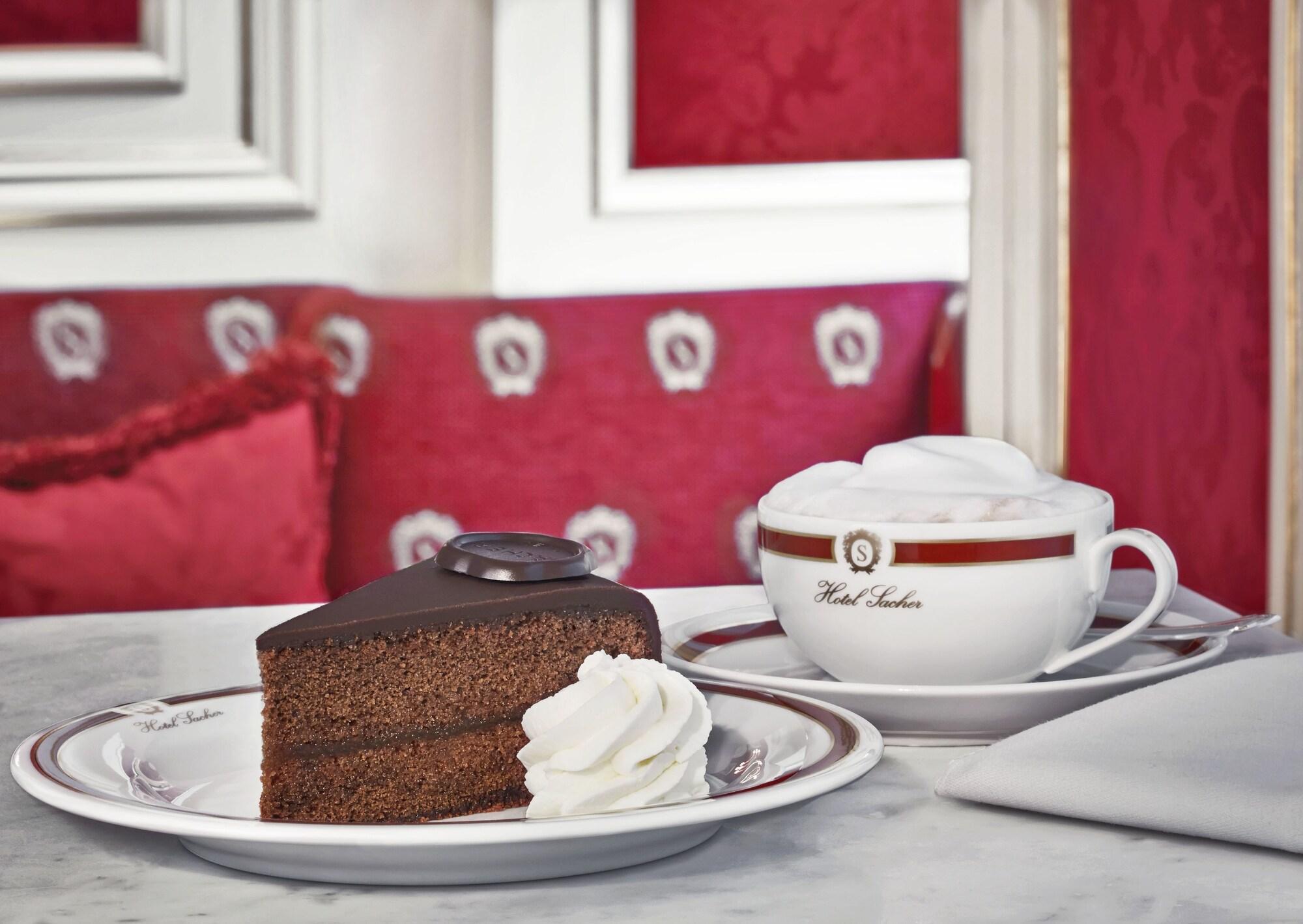 Hotel Sacher Salzburg Eksteriør bilde Sacher Torte