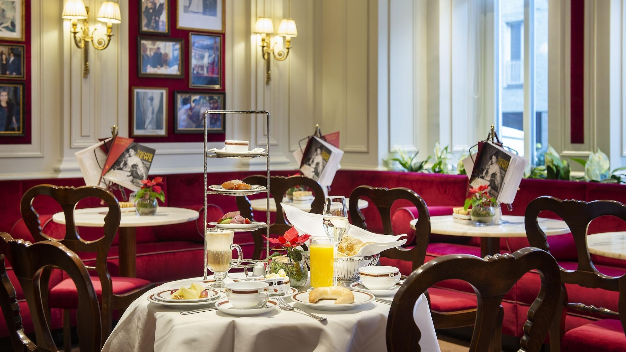 Hotel Sacher Salzburg Eksteriør bilde The Palm Court at the Ritz